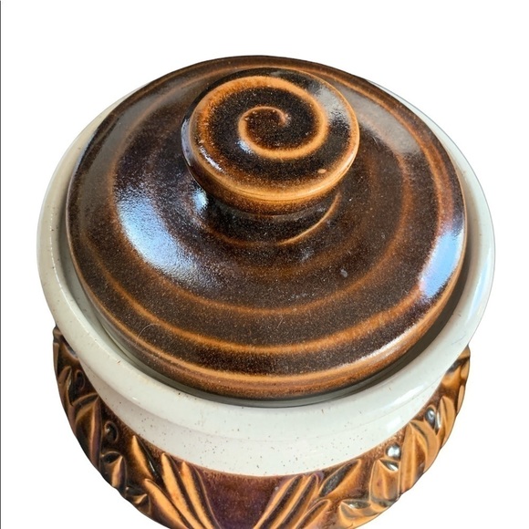 Goblin Pottery Large Crock with Lid - Picture 3 of 5